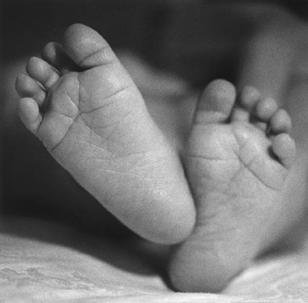 [baby_feet.jpg]