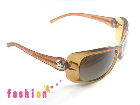 [Gold+Celeb+Trendy+Big+Glasses+Design+2+$18.jpg]