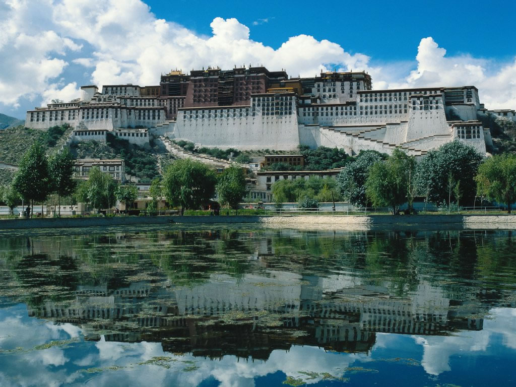 [The_Potala_Palace,_Tibet_Province,_China.jpg]