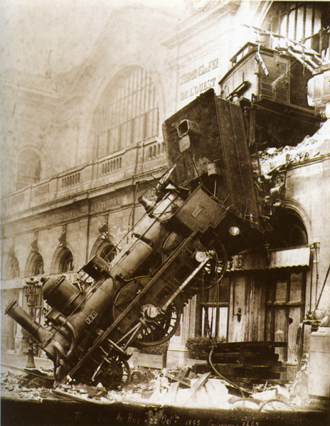 [Train_wreck_at_Montparnasse_1895.png]