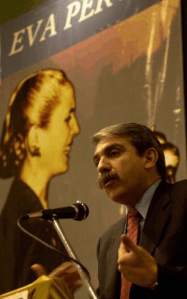 El Dr. Aníbal Fernández presentó el libro Eva Perón Discursos Completos en la Ciudad de San Nicolás
