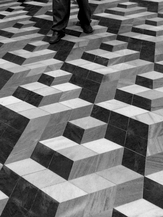 [231+suelo+Escher+,catedral+SG+2007.JPG]