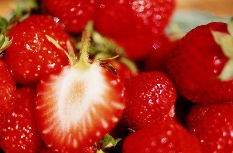 [strawberries+-+Grant+Faint+-+The+Image+bank+10099200.jpg]