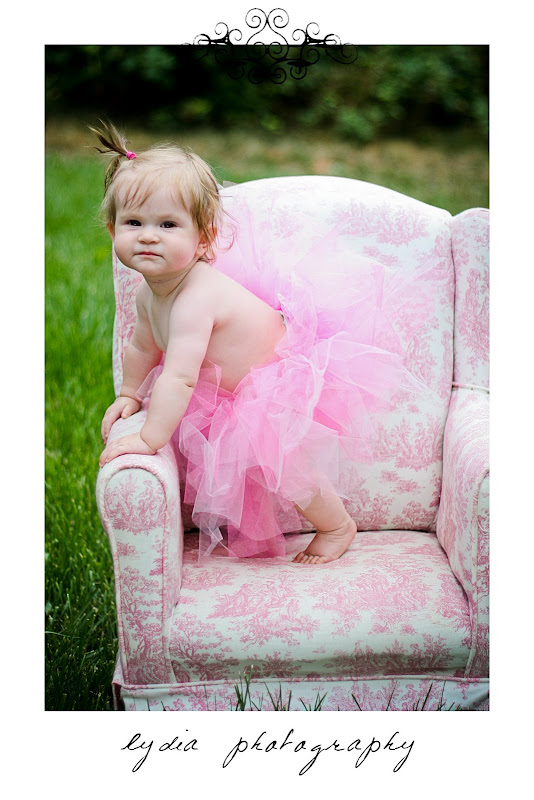 Baby with whats up face at lifestyle baby portraits in Grass Valley, California
