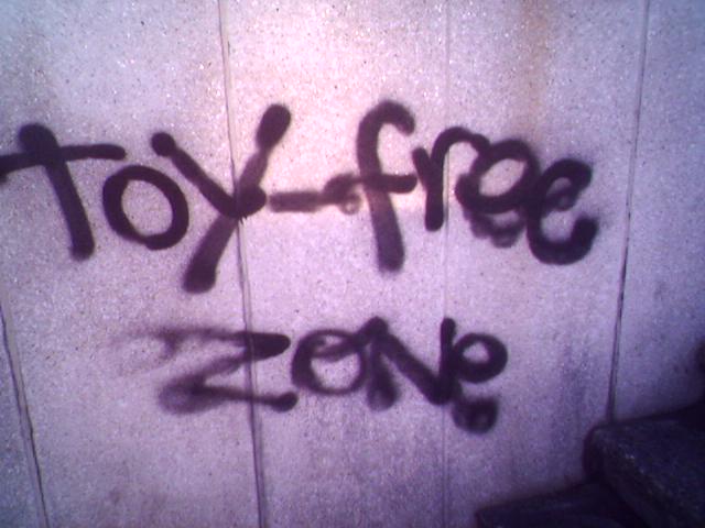 [toy+free+zone.jpg]