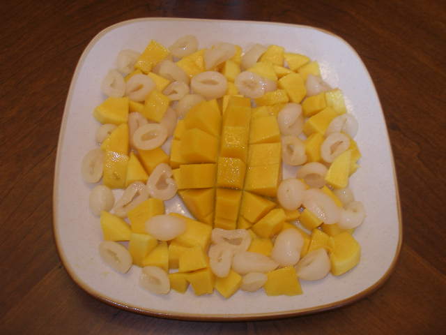 [mango+litchi+salad.JPG]