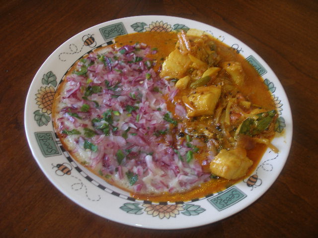 [onion+uthappam+n+curry.JPG]