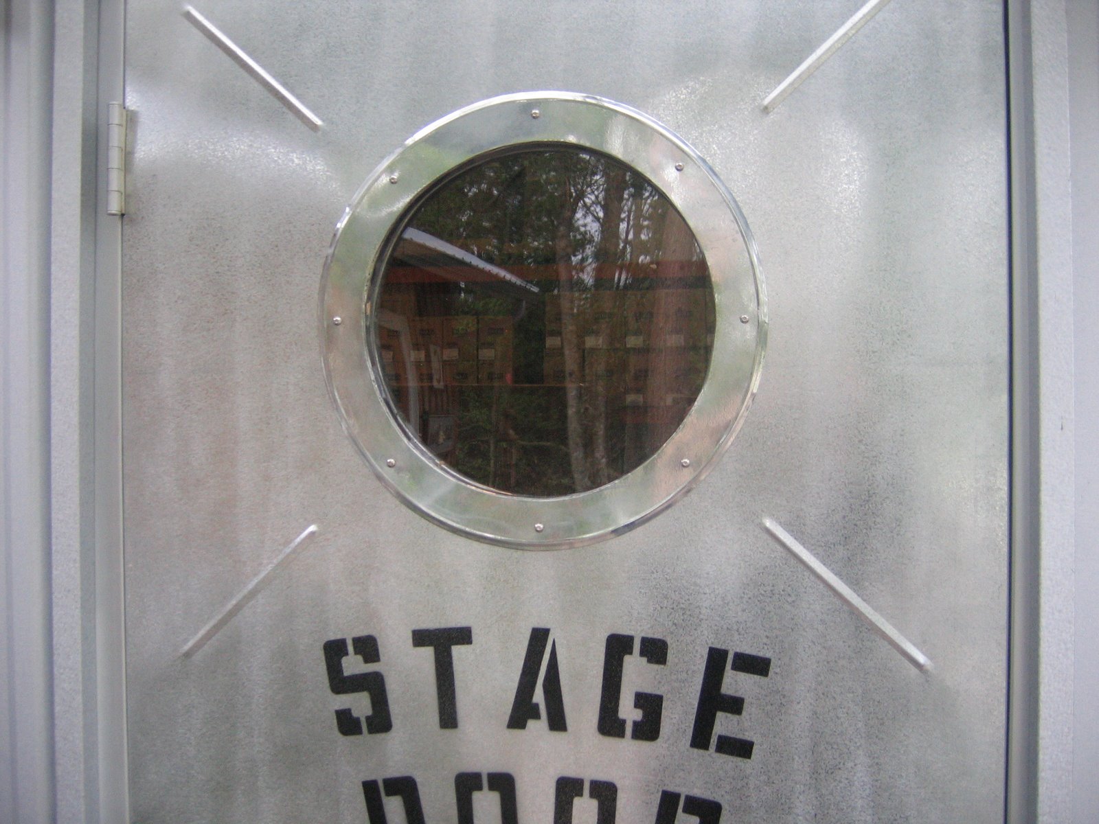 [Muk.+Coff+Stage+Door+2.jpg]
