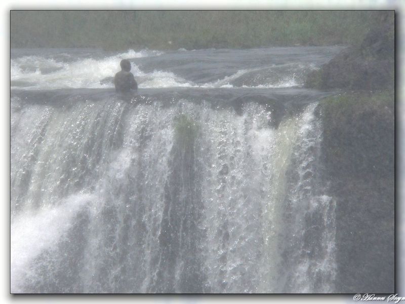 [08_waterfall.jpg]