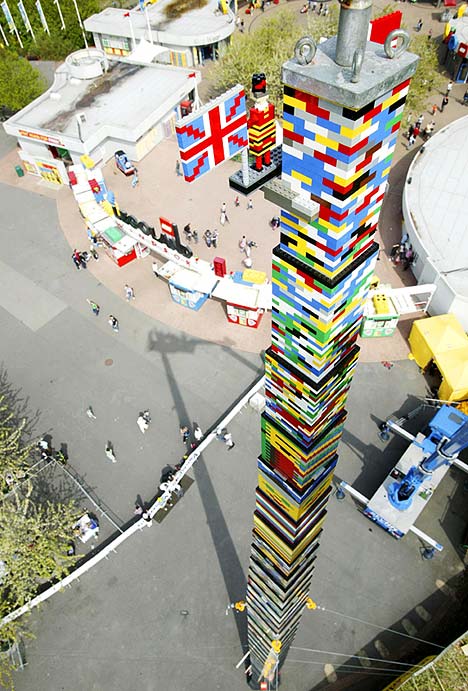 [World-tallest-LEGO-2.jpg]