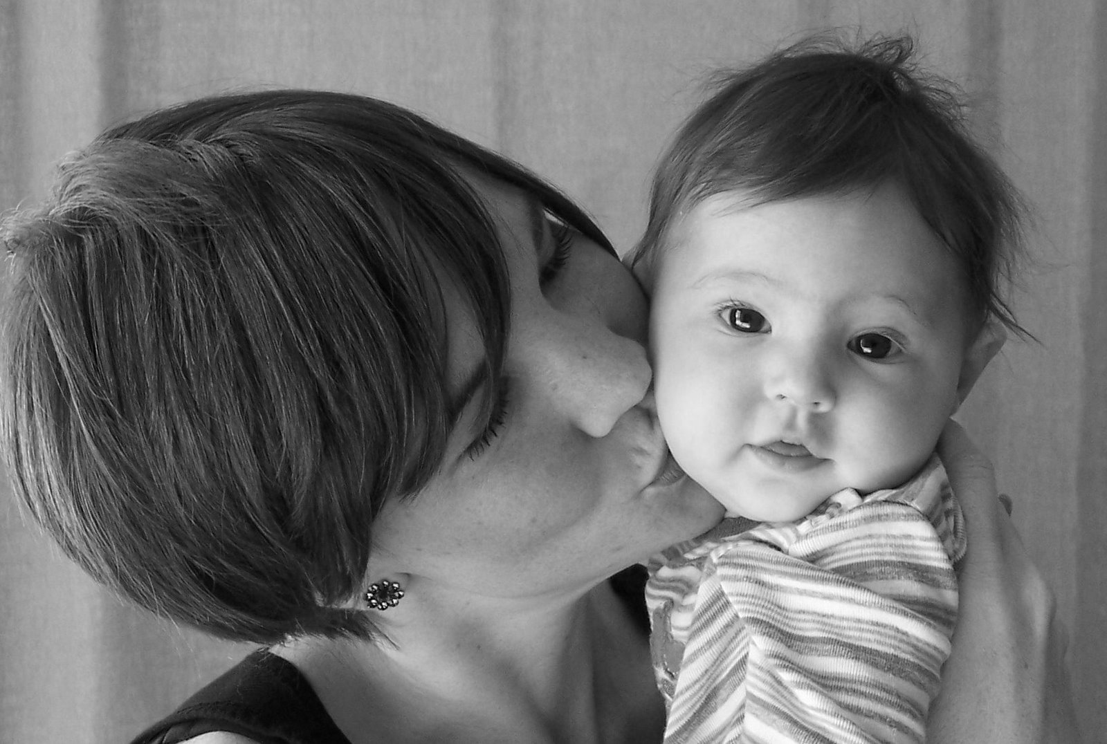 [Mommy+Kennedy+Kiss.jpg]