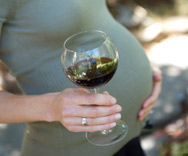 [74109138_pregnant-woman-drinking_188x156.jpg]