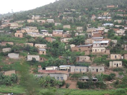 [kigali+houses.JPG]