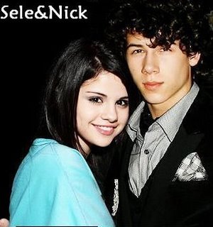 [Selena+y+Nick.jpg]