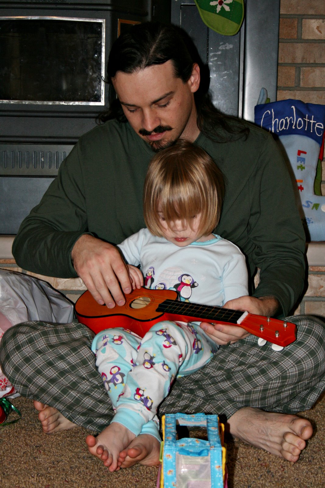 [dad+and+rach+ukulele+copy.jpg]