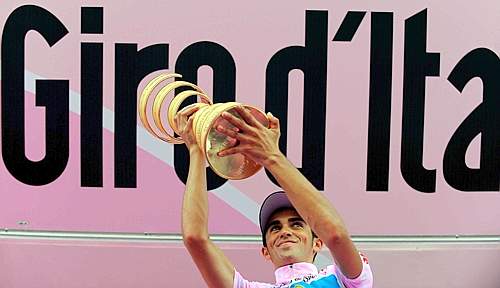 [Contador_Alz_Trofeo_Giro2008(2).JPG]