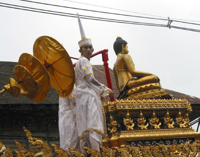 [Blog-Songkran07-Golden-Budd.jpg]