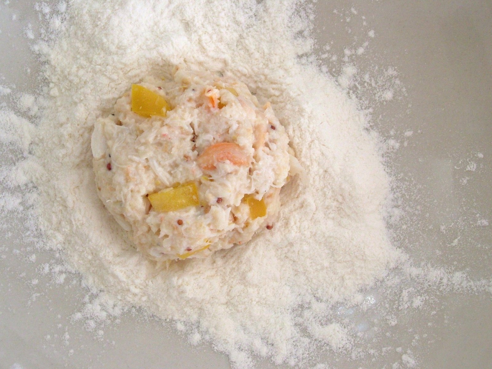 [Crab+Cakes+in+flour.jpg]