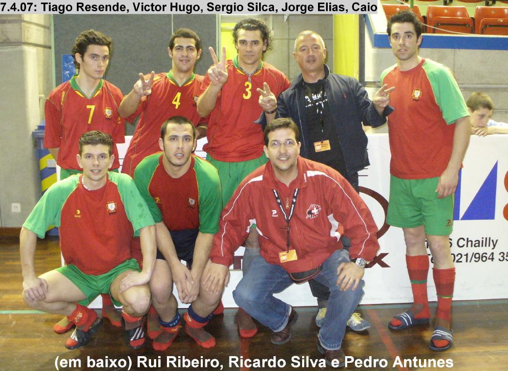 [P1120536+T+Resende,+Vitor+Hugo,+S+Silva,+Caio,+R+Ribeiro,+Ric+Silva+2.JPG]