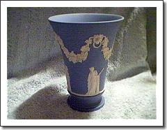 [Vase+Wedgwood+Jasperware+MIE++6++by+5+inches+Pict0213.jpg]