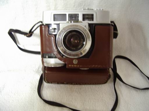 [Kodak+35mm+Motormatic+35R4+-+reduced+IMGP1311+(2).JPG]