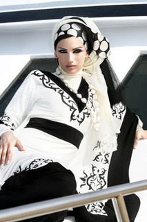للمحجبات فقط طرق حديثه للف الحجاب 2011 Polka-dot+hijab