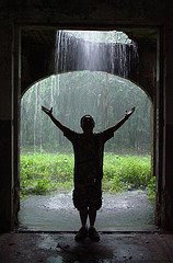 [praying+in+rain.jpg]