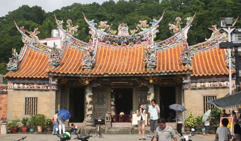 [Buddhist+temple,+exterior.jpg]