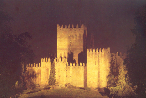 [Castelo+de+Guimarães+3.jpg]