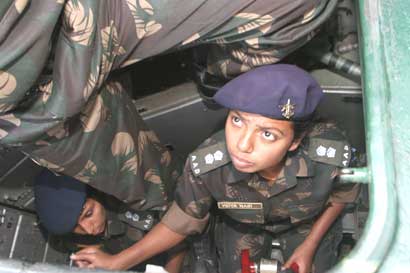 [indian+military+girls004.jpg]