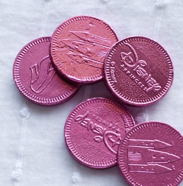 [pink+chocolate+money.jpg]