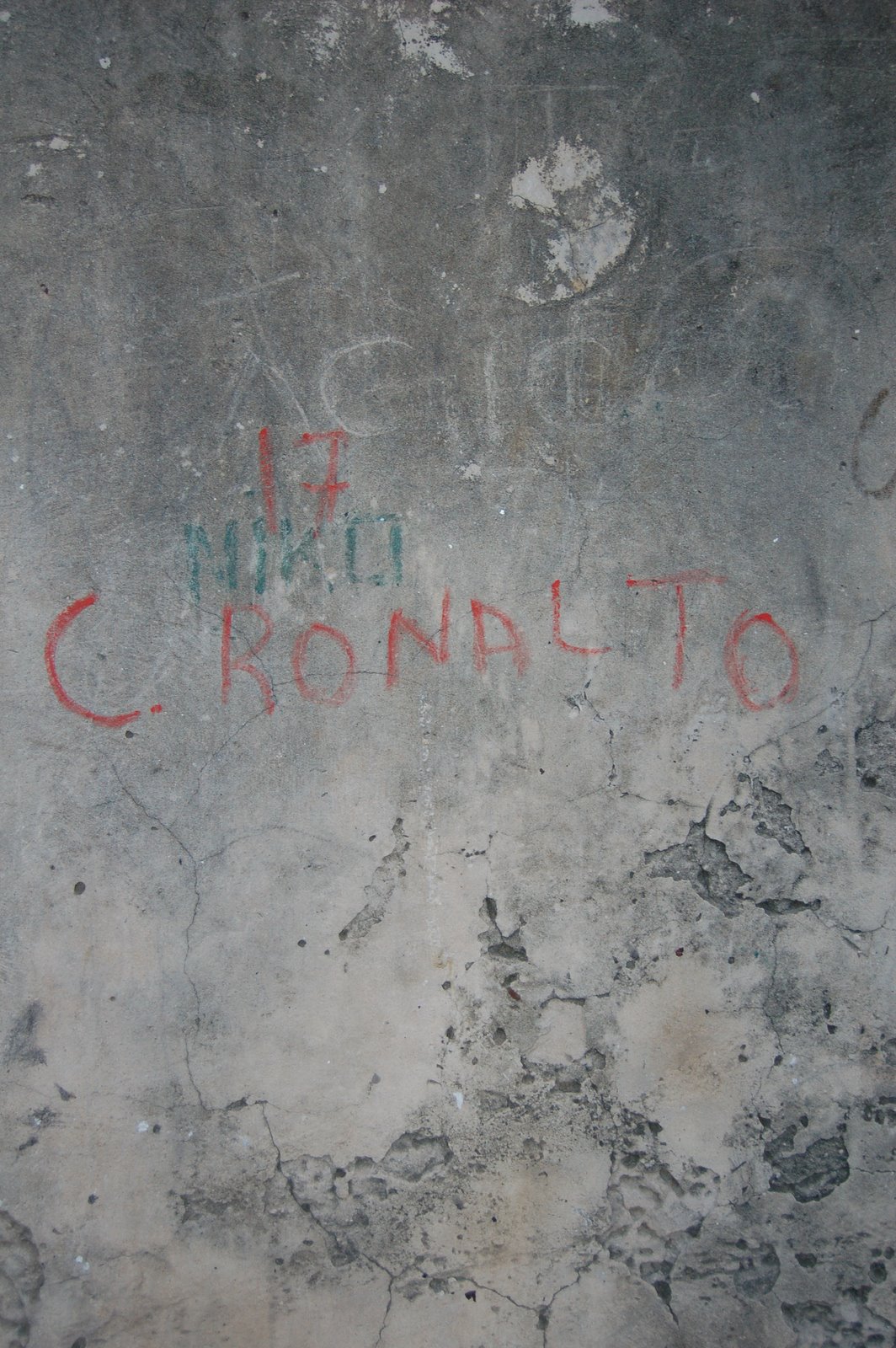 [grafitti+C.+Ronalto.JPG]