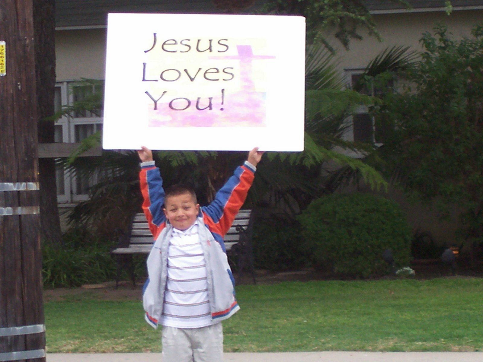 [Jesus+Loves+You.jpg]