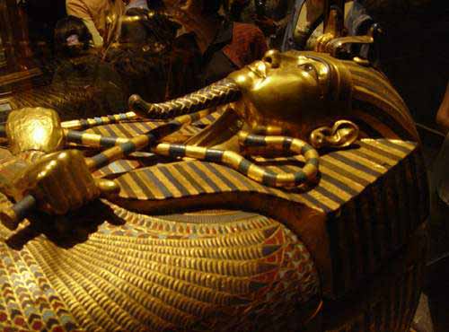 [Pharaoh+coffin.jpg]