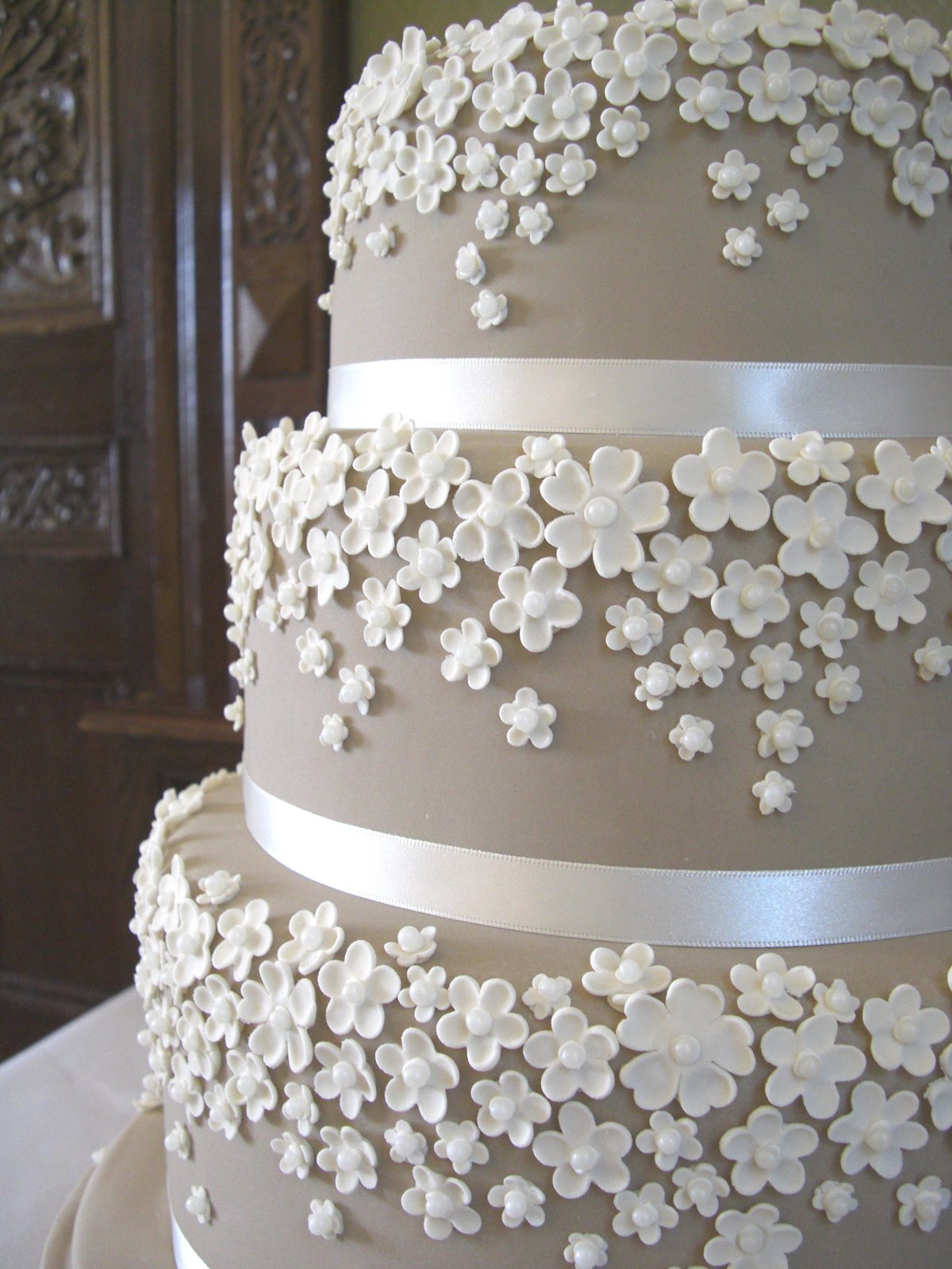 [Sarah+&+Anthony's+Wedding+Cake+032.jpg]
