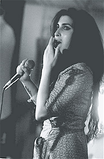 [Amy_Winehouse_3.jpg]