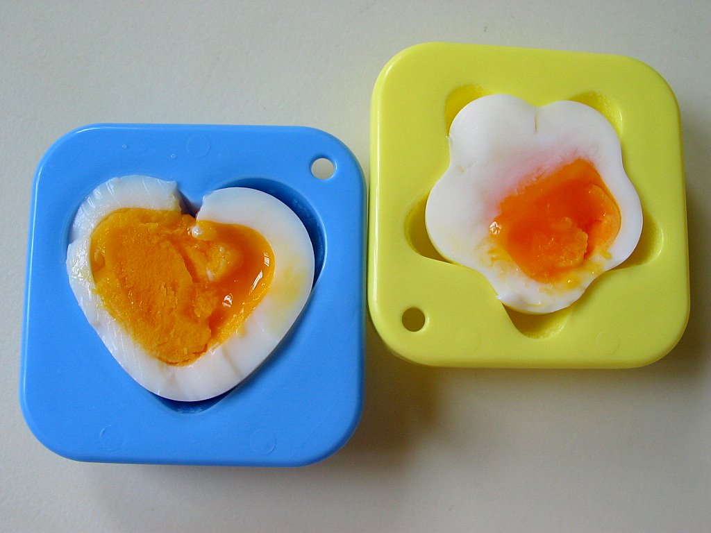 [egg+mould4.jpg]
