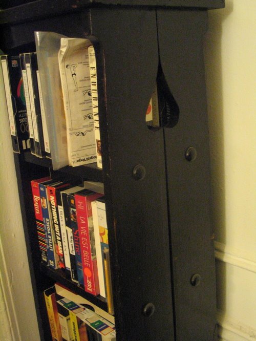 [house-bubby's+bookcase.jpg]