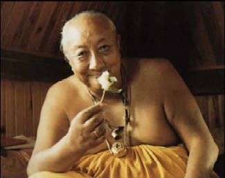 [PCD_Dilgo_Khentse_Rinpoche_w_flower_sm.jpg]