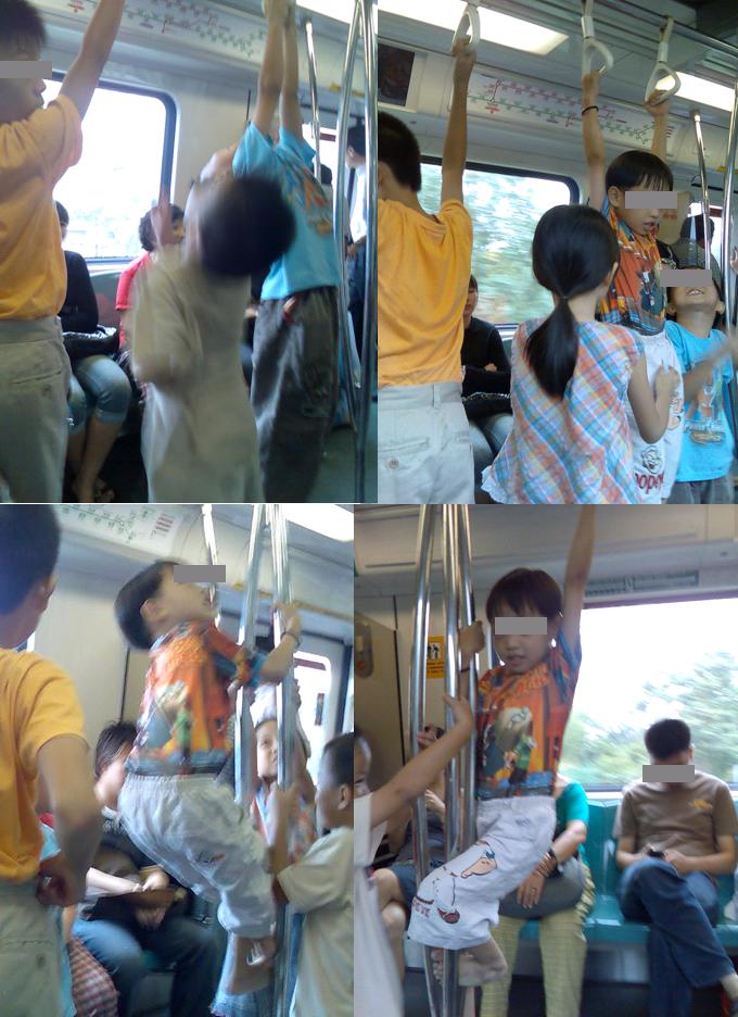 [monkeys+on+train.JPG]