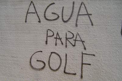 [agua_golf.JPG]