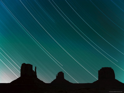 [Long-Exposure-of-Star-Trails-in-Night-Sky-Arizona-Utah-Border-USA-Photographic-Print-C13028685.jpeg]