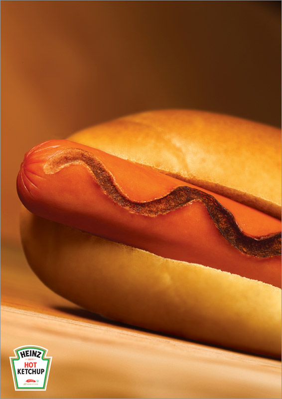 [heinz_hot_ketchup_hotdog.jpg]