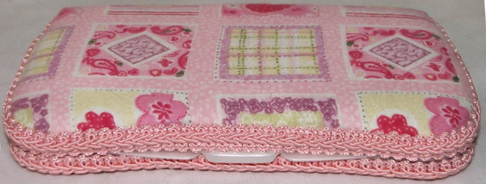 [Pink+Quilt+Pattern+Wipe+Case..jpg]