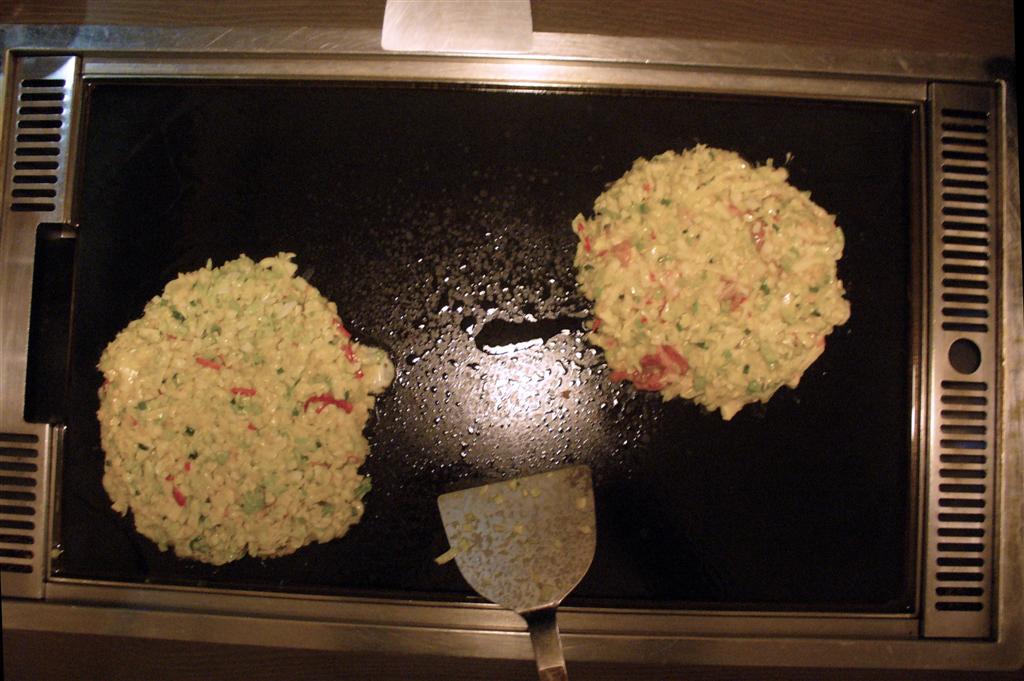 [okonomiyaki+008_edited-1.jpg]
