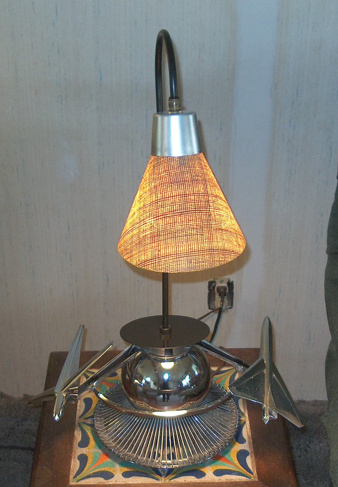 [JET+rocket+lamp+trimmed.jpg]
