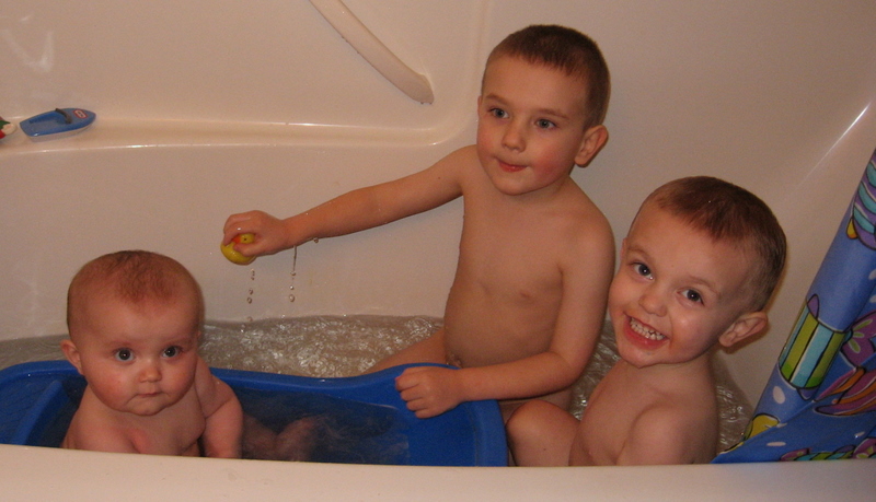 [3+kids+in+tub.JPG]