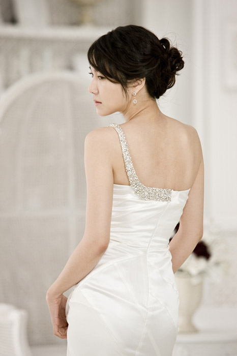 [ei080307004_Lee+Ji+Ah+(이지아)'+Elegant+White+Dress.jpg]