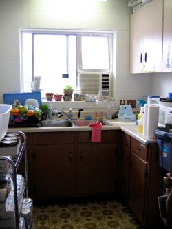 [12-kitchen.jpg]