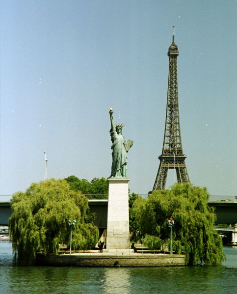 [483px-Paris-ile-des-cygnes-statue-de-la-liberte-tour-eiffel-seine.jpg]